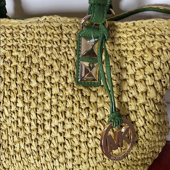 Sold - Picture 3 of 6